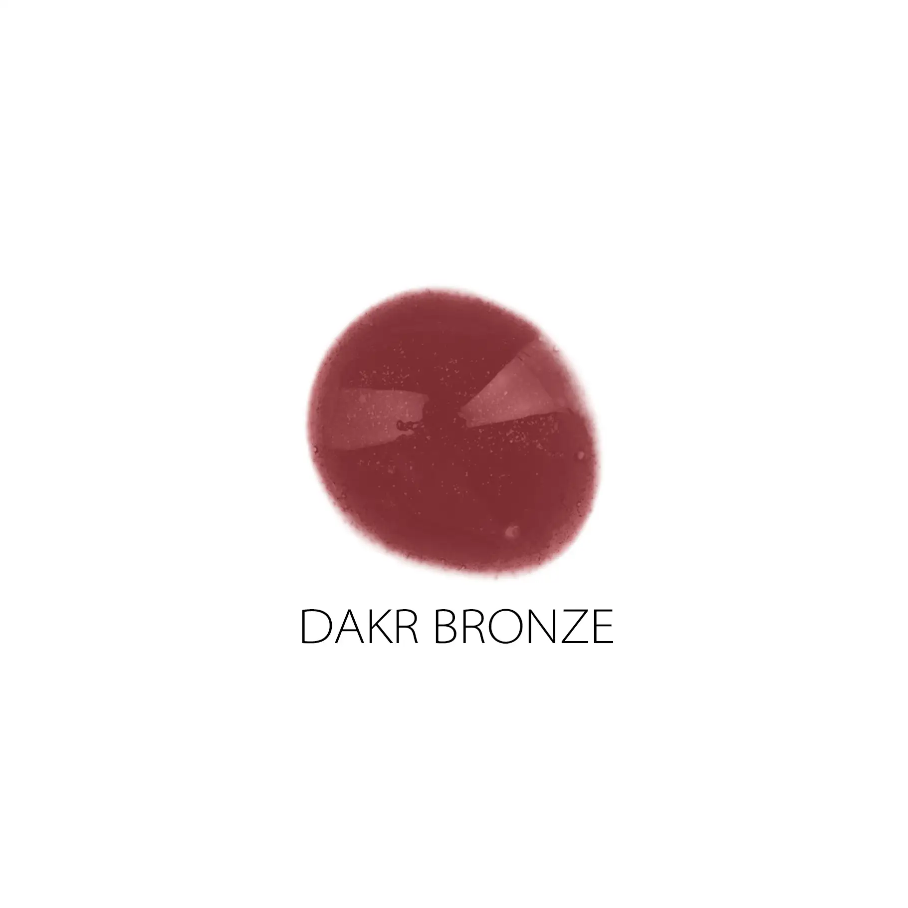 Dunkelbronzefarbener Lipgloss-Tropfen mit glänzender, cremiger Textur auf weißem Hintergrund