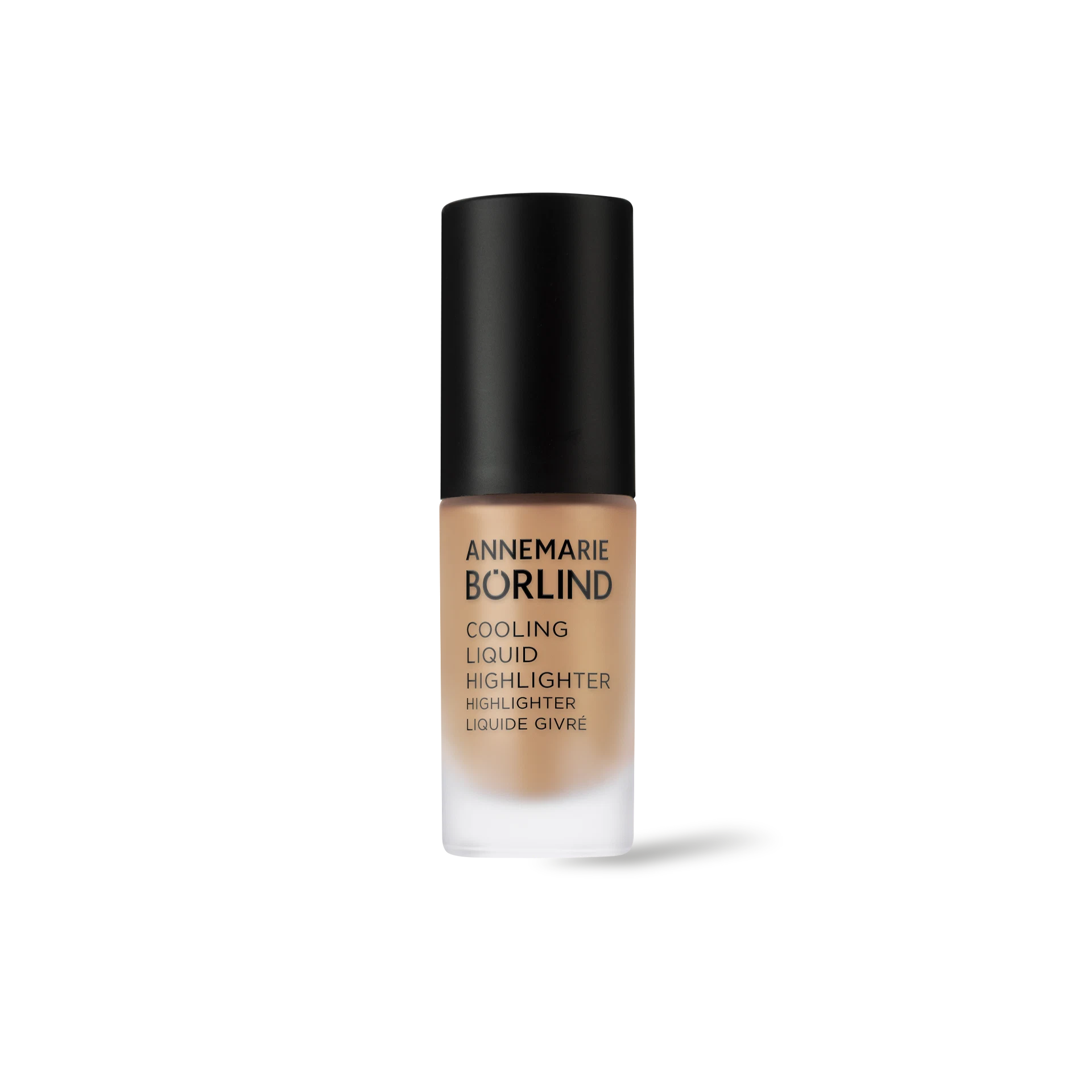 ANNEMARIE BÖRLIND Cooling Liquid Highlighter in matter Glasflasche mit schwarzem Deckel vor schwarzem Hintergrund