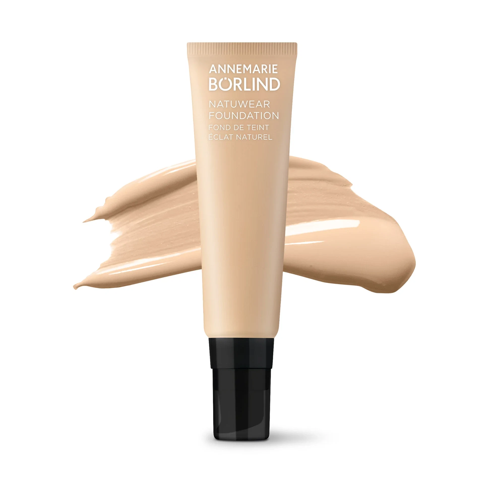 ANNEMARIE BÖRLIND NATUWEAR Foundation in Beige mit cremiger Textur auf weißem Hintergrund