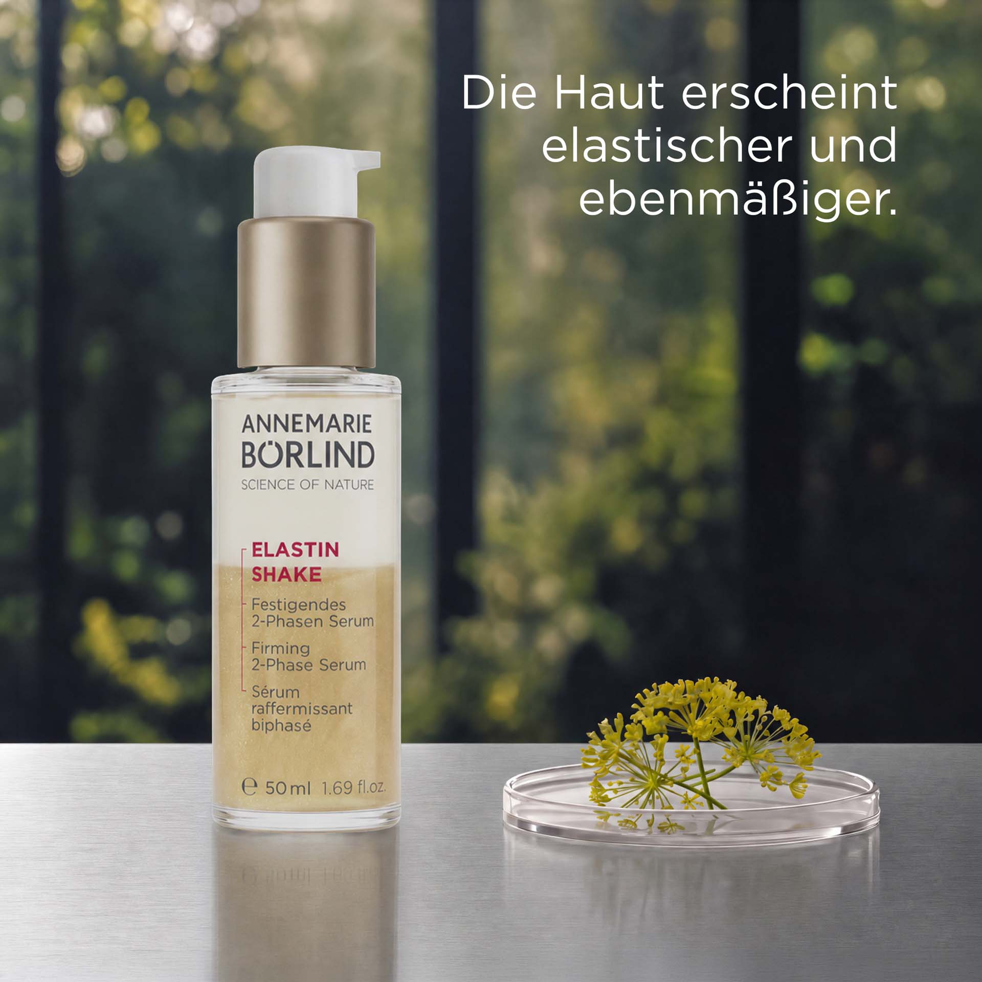 ELASTIN SHAKE Flasche mit roter Schrift vor Waldhintergrund mit USP DE