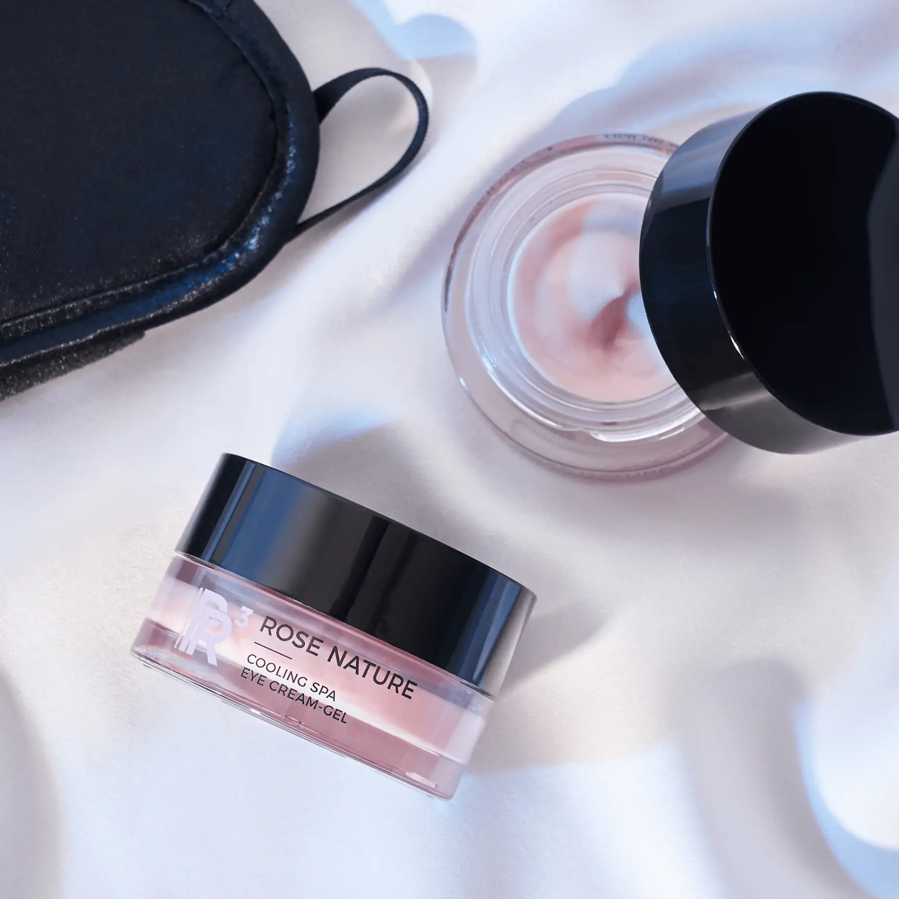 ROSE NATURE Cooling Spa Eye Cream-Gel im Tiegel mit schwarzem Deckel auf weißem Untergrund