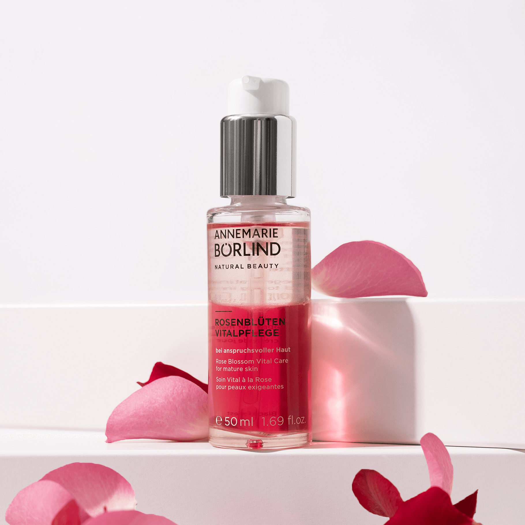ANNEMARIE BÖRLIND Rosenblüten Vitalpflege Serum für anspruchsvolle Haut, 50 ml Flasche mit Pumpspender
