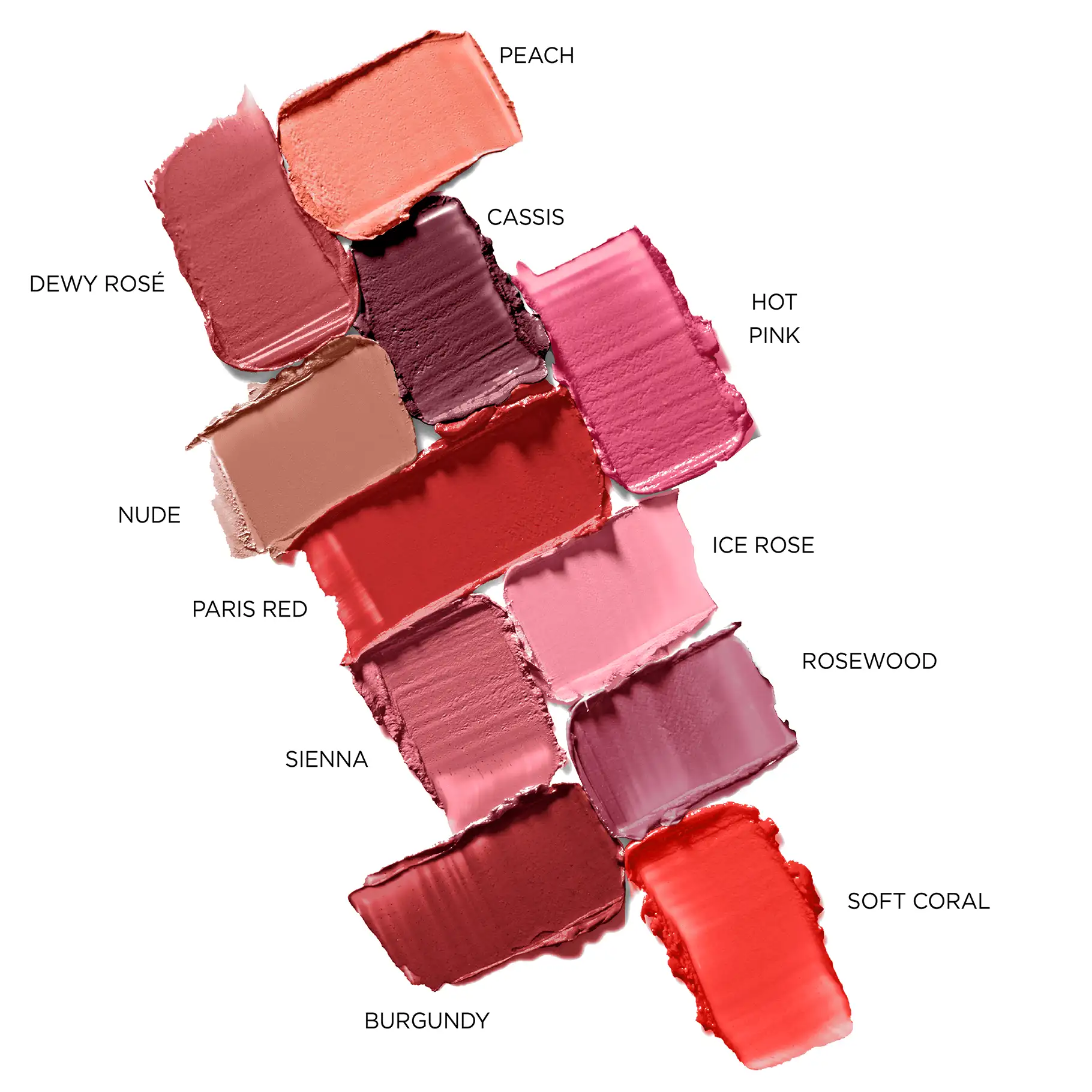 Verschiedene Lippenstiftfarben und Texturen in Rosé-, Rot- und Koralltönen mit Farbnamen auf weißem Hintergrund